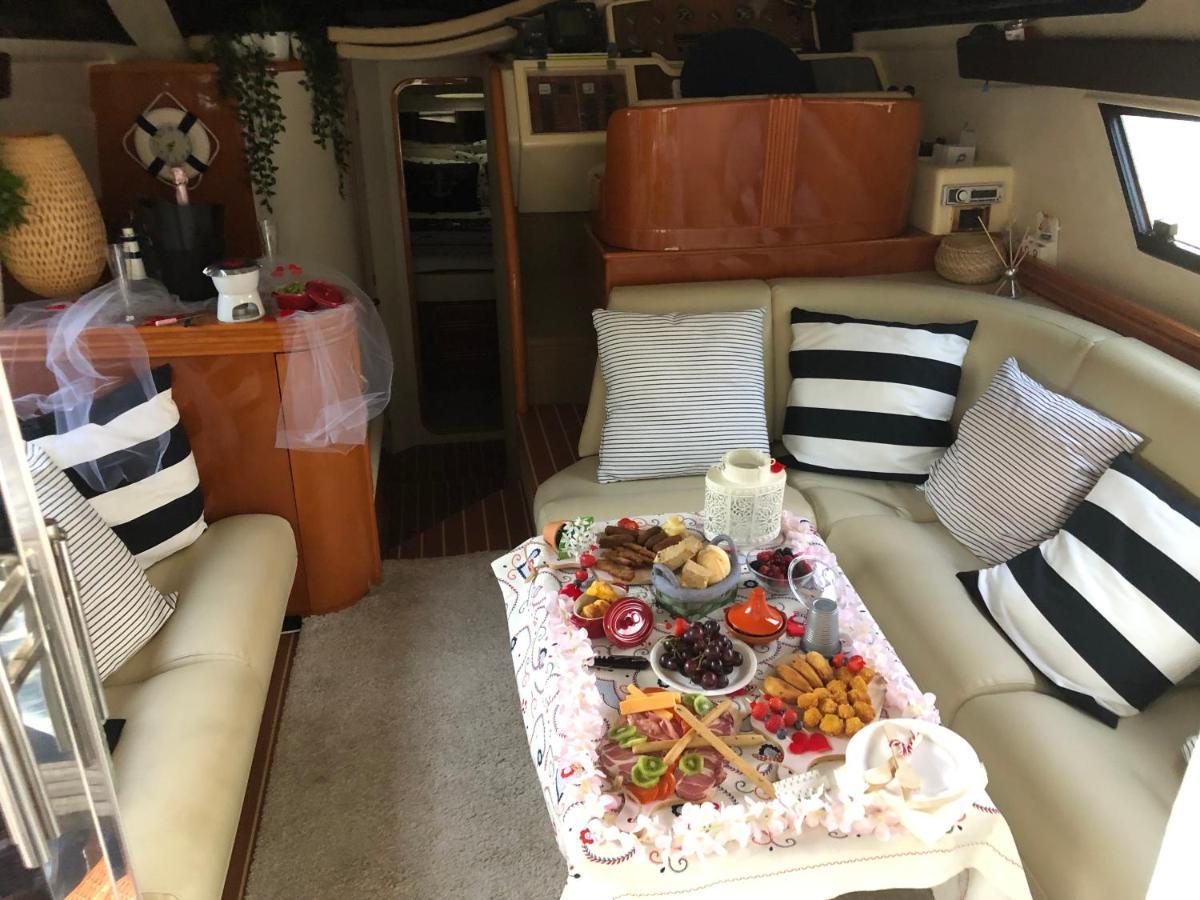 Aquadouro Yacht Radames - Sleep Boat Experience Hotel กัสเตโล เด ไปวา ภายนอก รูปภาพ