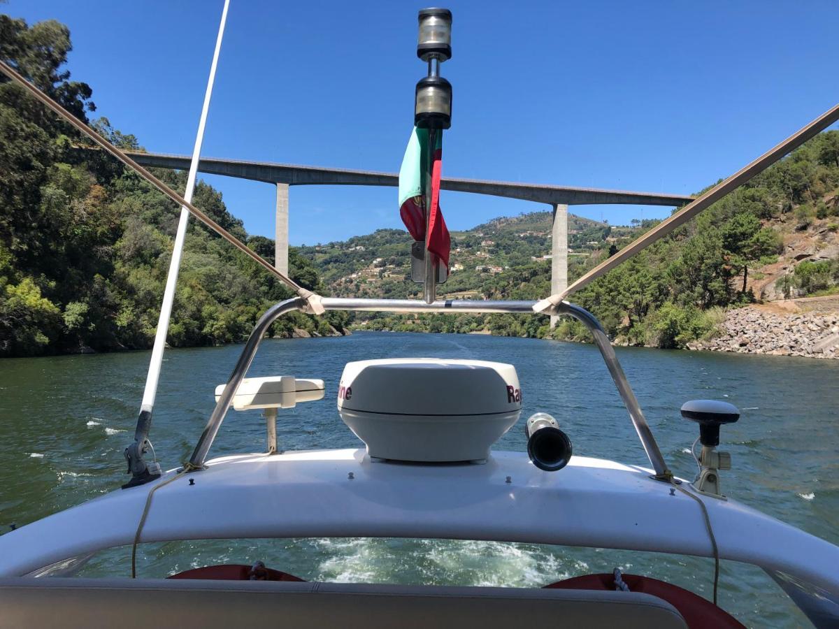 Aquadouro Yacht Radames - Sleep Boat Experience Hotel กัสเตโล เด ไปวา ภายนอก รูปภาพ