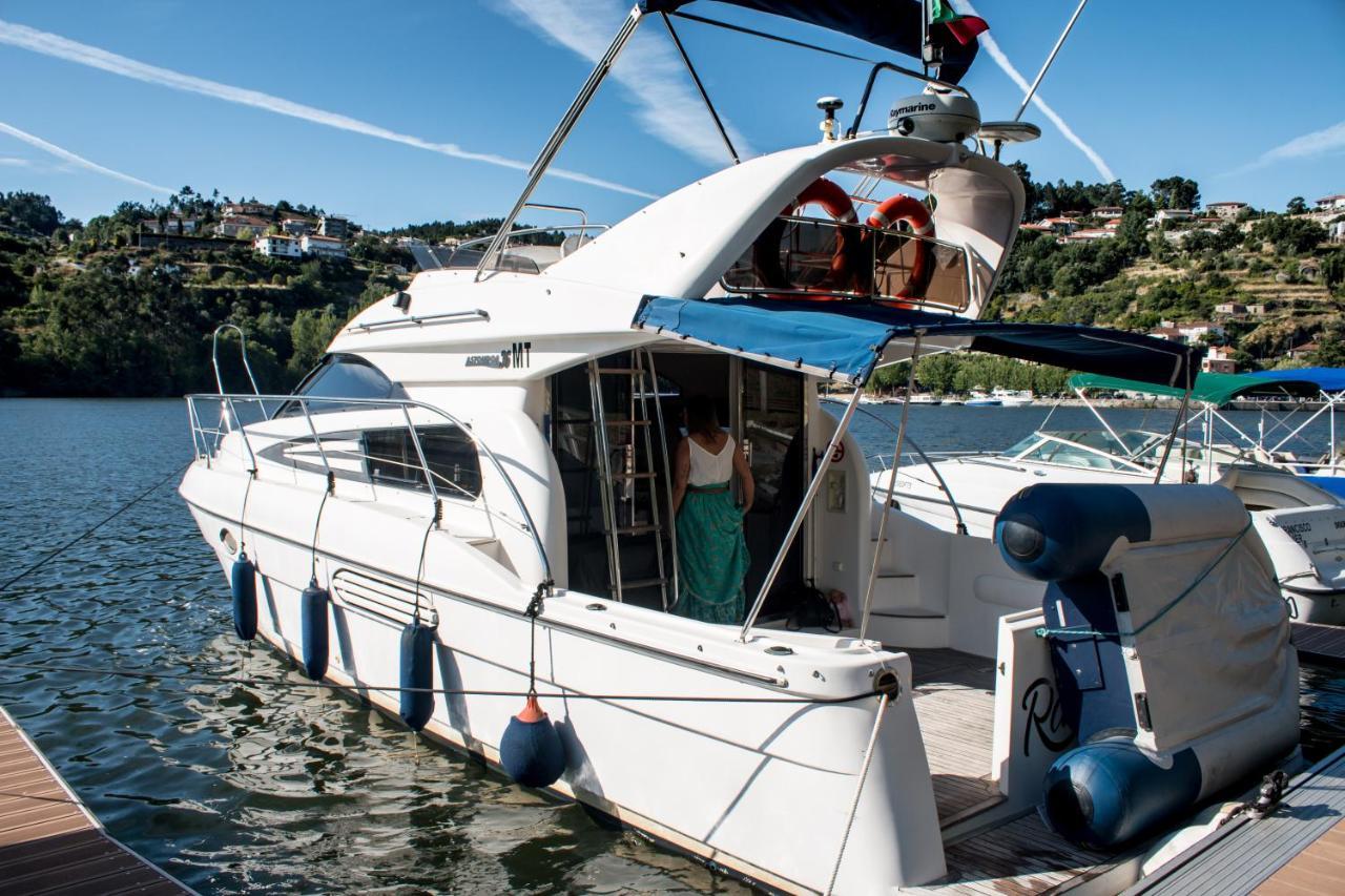Aquadouro Yacht Radames - Sleep Boat Experience Hotel กัสเตโล เด ไปวา ภายนอก รูปภาพ