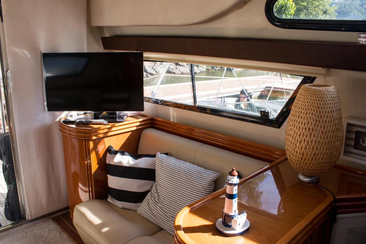Aquadouro Yacht Radames - Sleep Boat Experience Hotel กัสเตโล เด ไปวา ภายนอก รูปภาพ