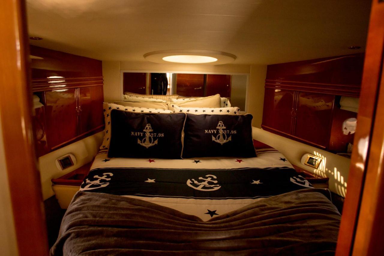 Aquadouro Yacht Radames - Sleep Boat Experience Hotel กัสเตโล เด ไปวา ภายนอก รูปภาพ