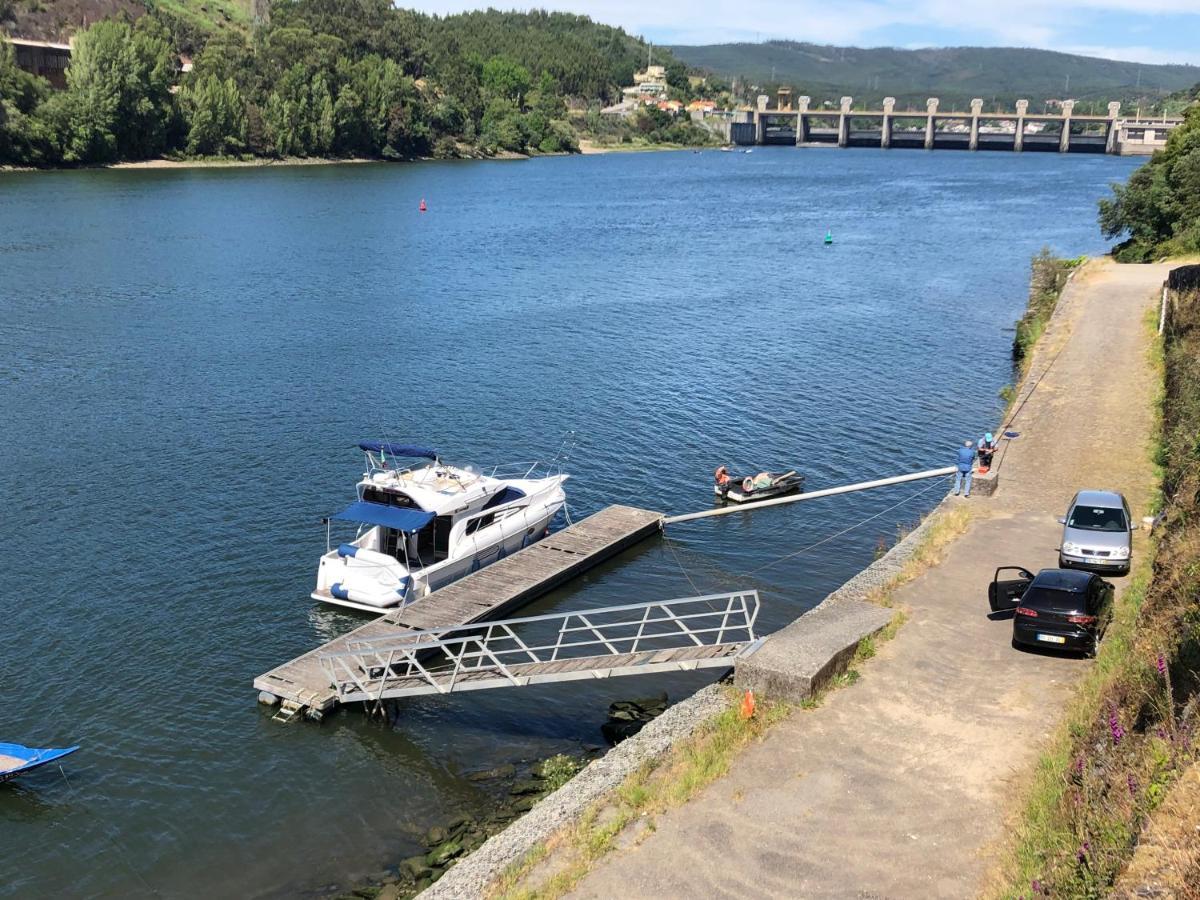 Aquadouro Yacht Radames - Sleep Boat Experience Hotel กัสเตโล เด ไปวา ภายนอก รูปภาพ