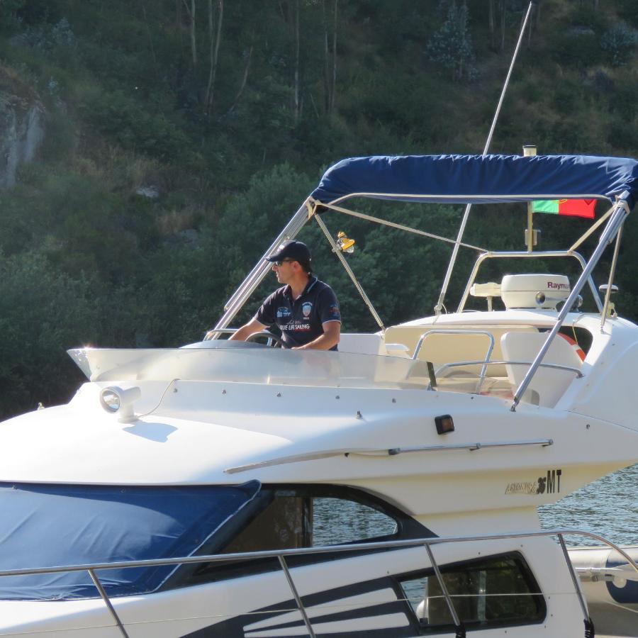 Aquadouro Yacht Radames - Sleep Boat Experience Hotel กัสเตโล เด ไปวา ภายนอก รูปภาพ