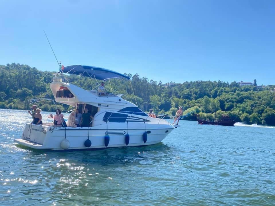 Aquadouro Yacht Radames - Sleep Boat Experience Hotel กัสเตโล เด ไปวา ภายนอก รูปภาพ