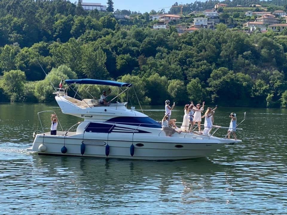 Aquadouro Yacht Radames - Sleep Boat Experience Hotel กัสเตโล เด ไปวา ภายนอก รูปภาพ